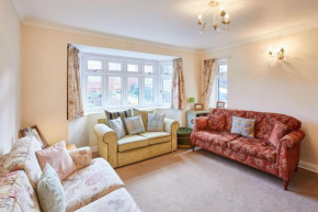 Host & Stay - Coach Cottage